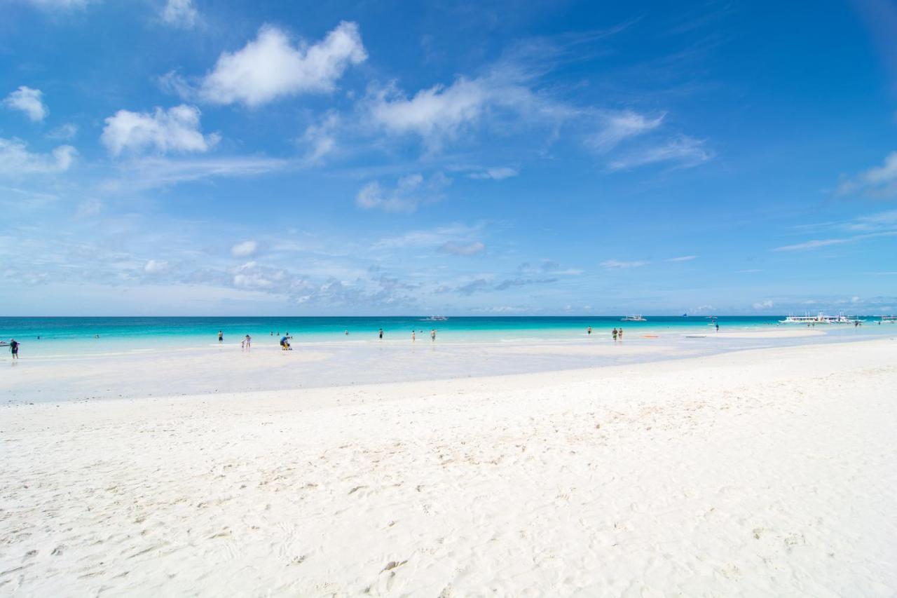 Отель The District Boracay Balabag  Экстерьер фото